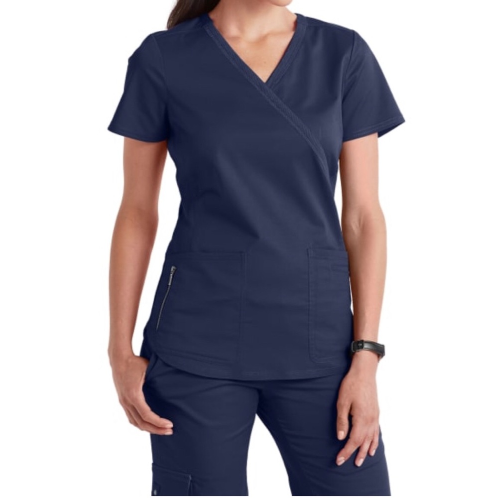 Scrub top
